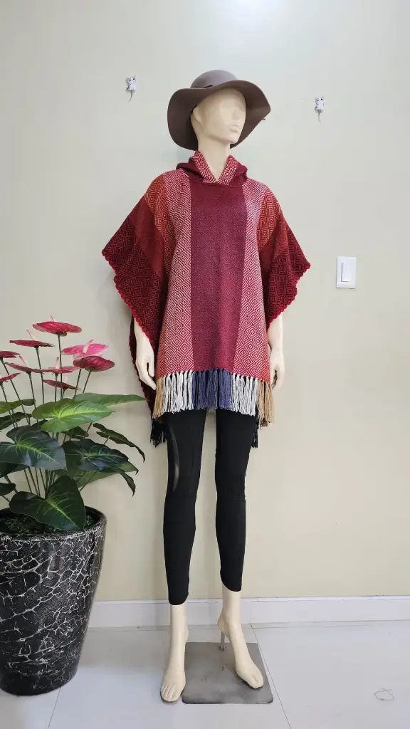 Poncho con franjas