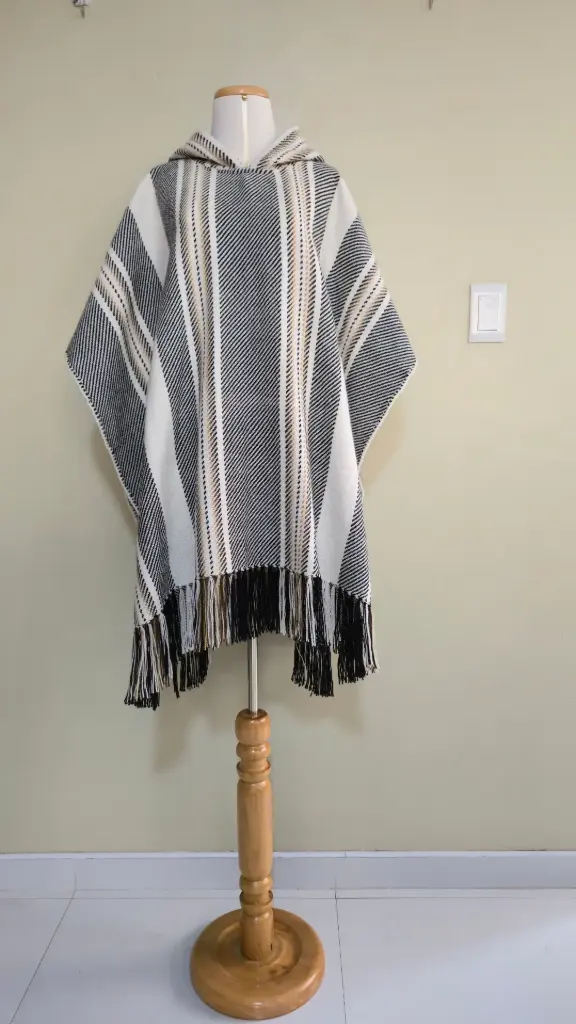 Poncho Andino