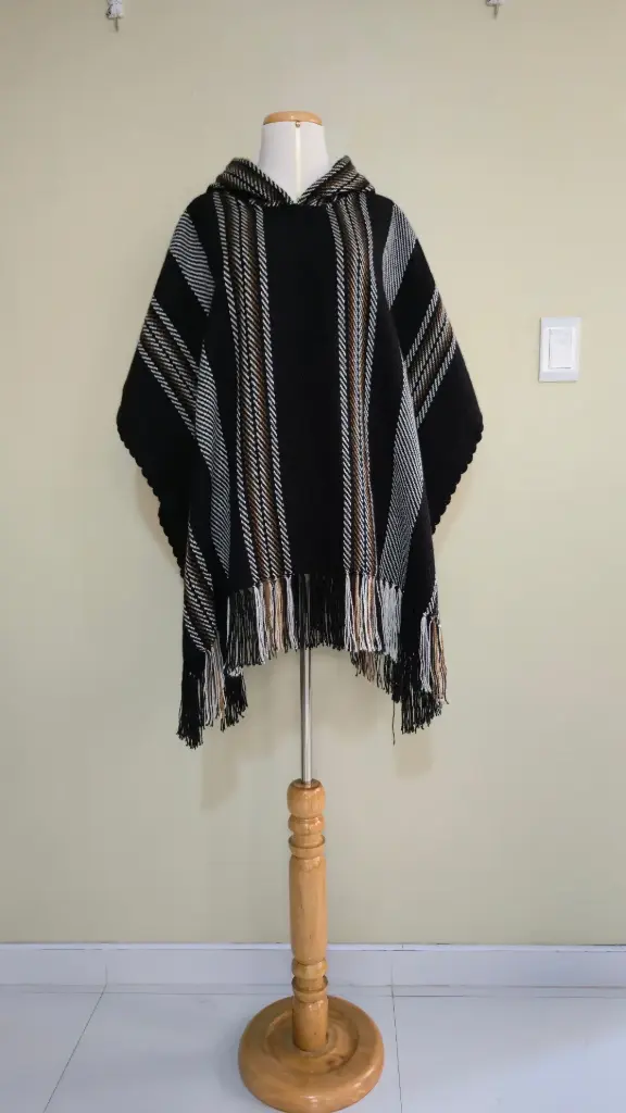 Poncho Black White