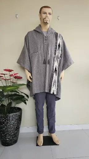 Poncho Personalizado Plomo Claro