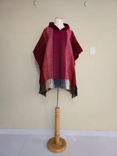 Poncho Rojo de los Andes